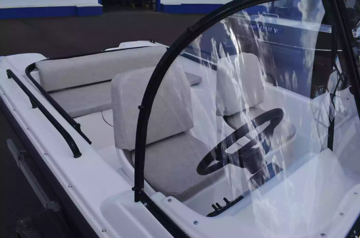 Комбинированный катер Wyatboat-430 DC в Санкт-Петербурге