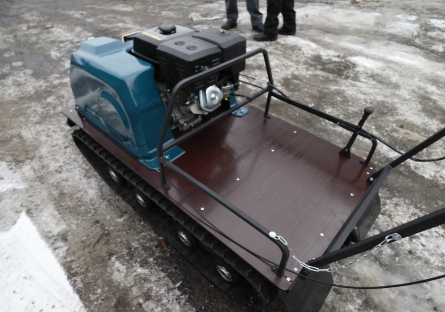 Мотобуксировщик AhtaR LR13 с реверс-вариатором Буран (задний ход) в Санкт-Петербурге