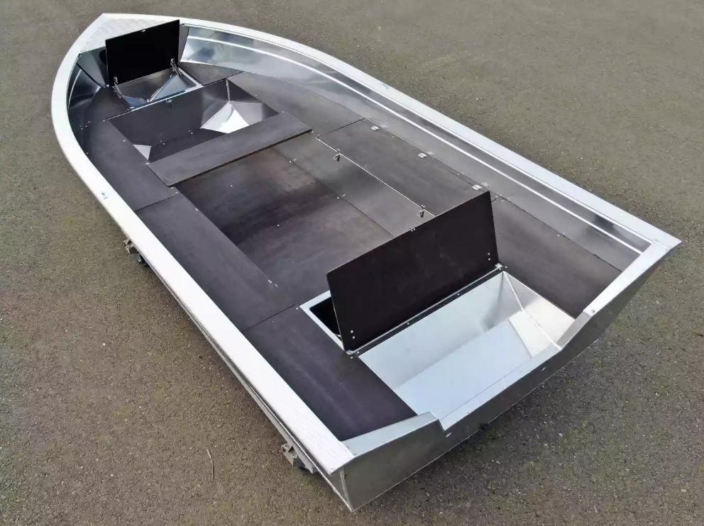 Алюминиевая лодка  Неман-420 в Санкт-Петербурге