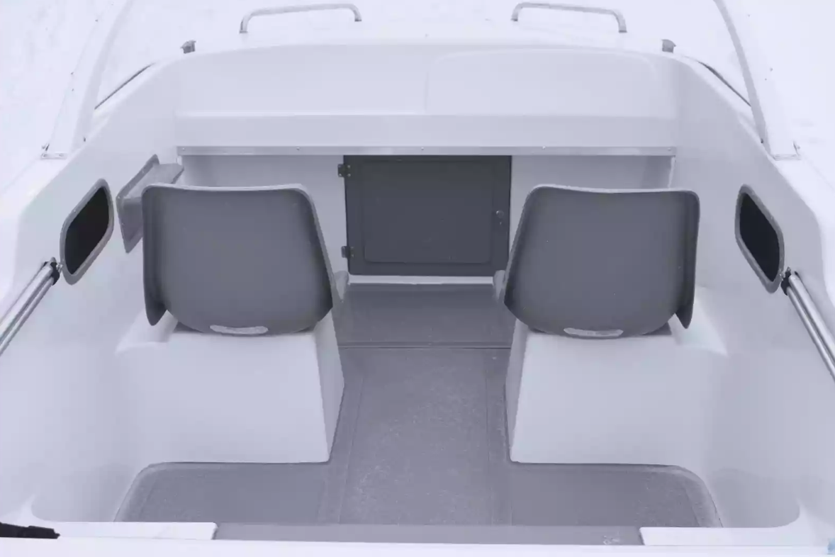 Стеклопластиковый катер Neman-450 в Санкт-Петербурге