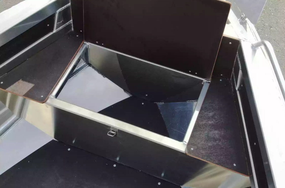 Алюминиевая лодка  Неман-480 Р в Санкт-Петербурге