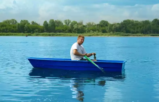 Стеклопластиковая лодка Малютка в Санкт-Петербурге