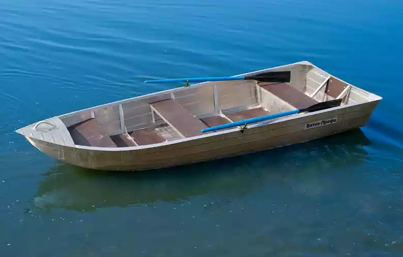 Алюминиевая лодка Вятка-Профи 32 в Санкт-Петербурге