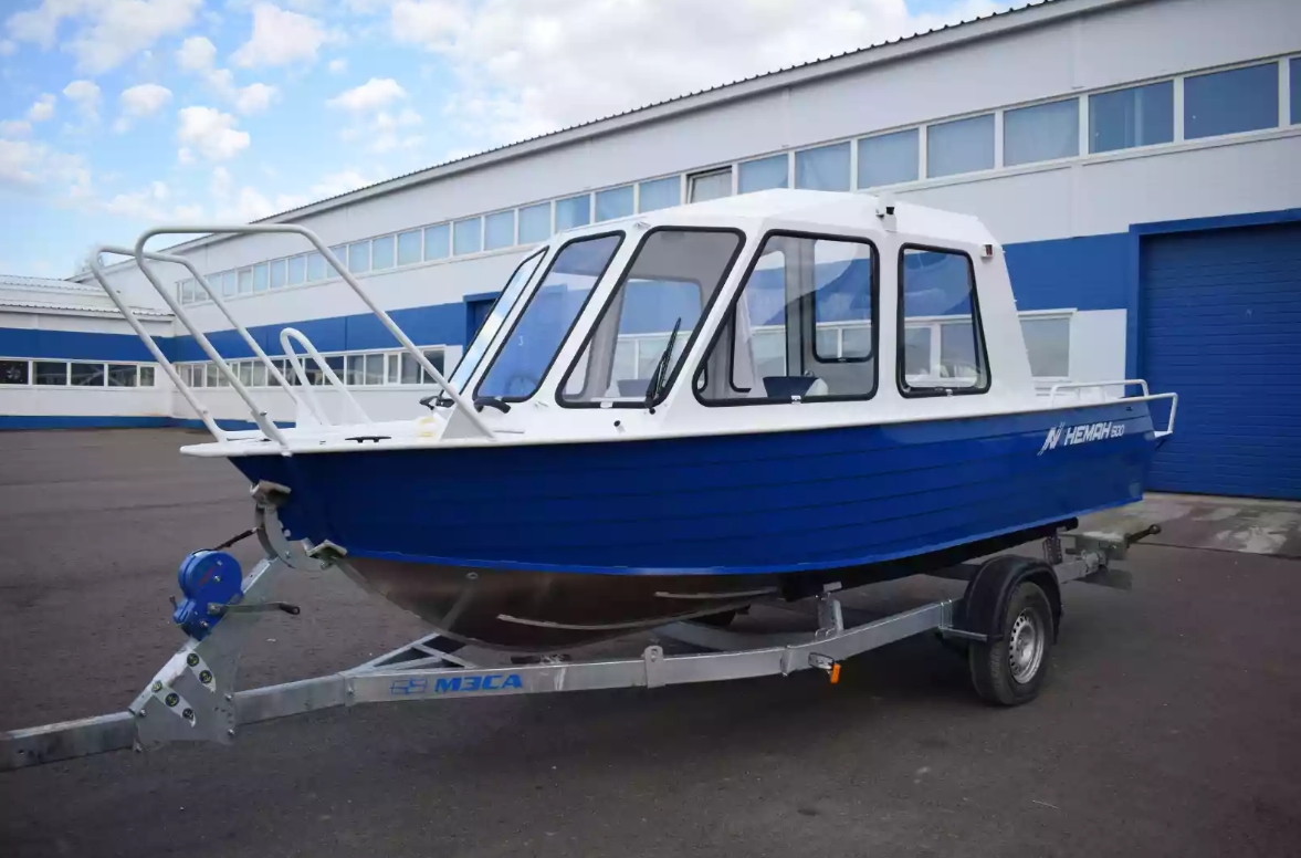 Алюминиевый катер Неман-500 (закрытая рубка) в Санкт-Петербурге