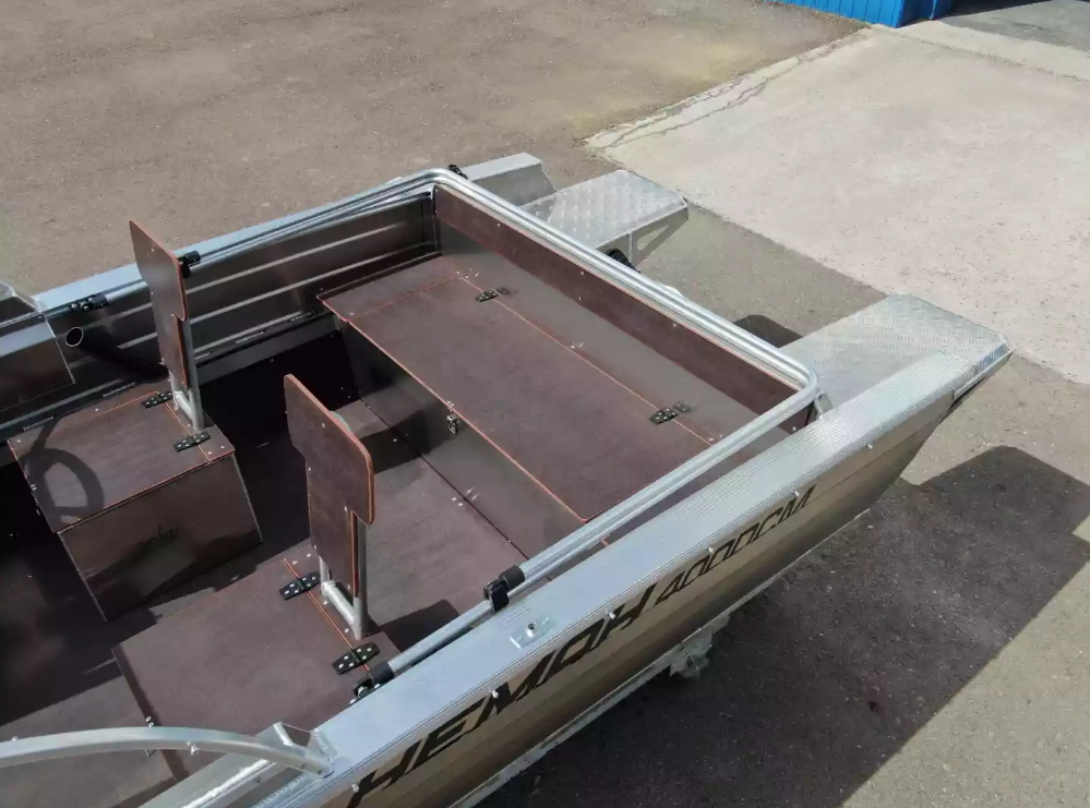 Алюминиевая лодка  Неман-400 DCM NEW в Санкт-Петербурге