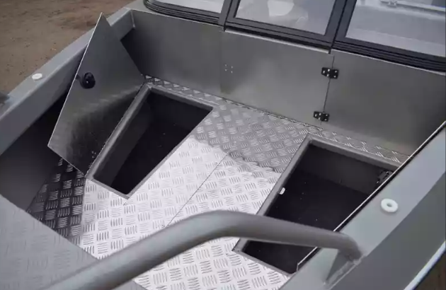 Алюминиевый катер Неман 550 DC в Санкт-Петербурге