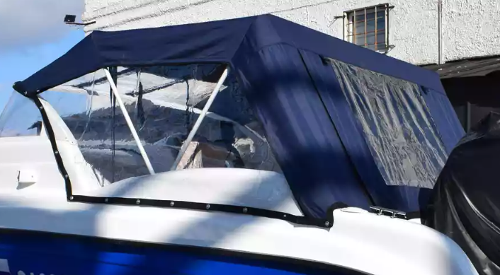 Стеклопластиковый катер Neman-550 с каютой в Санкт-Петербурге