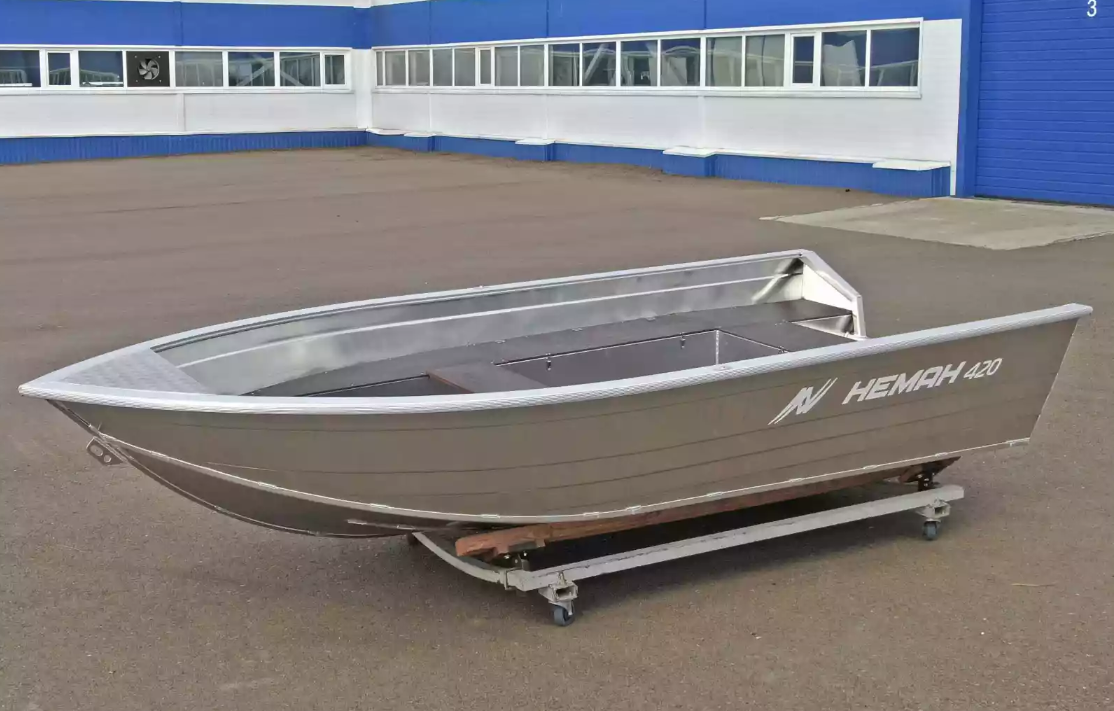 Алюминиевая лодка  Неман-420 в Санкт-Петербурге