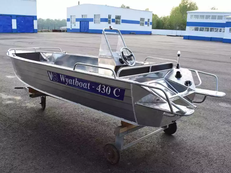 Алюминиевый катер Wyatboat-430 C в Санкт-Петербурге