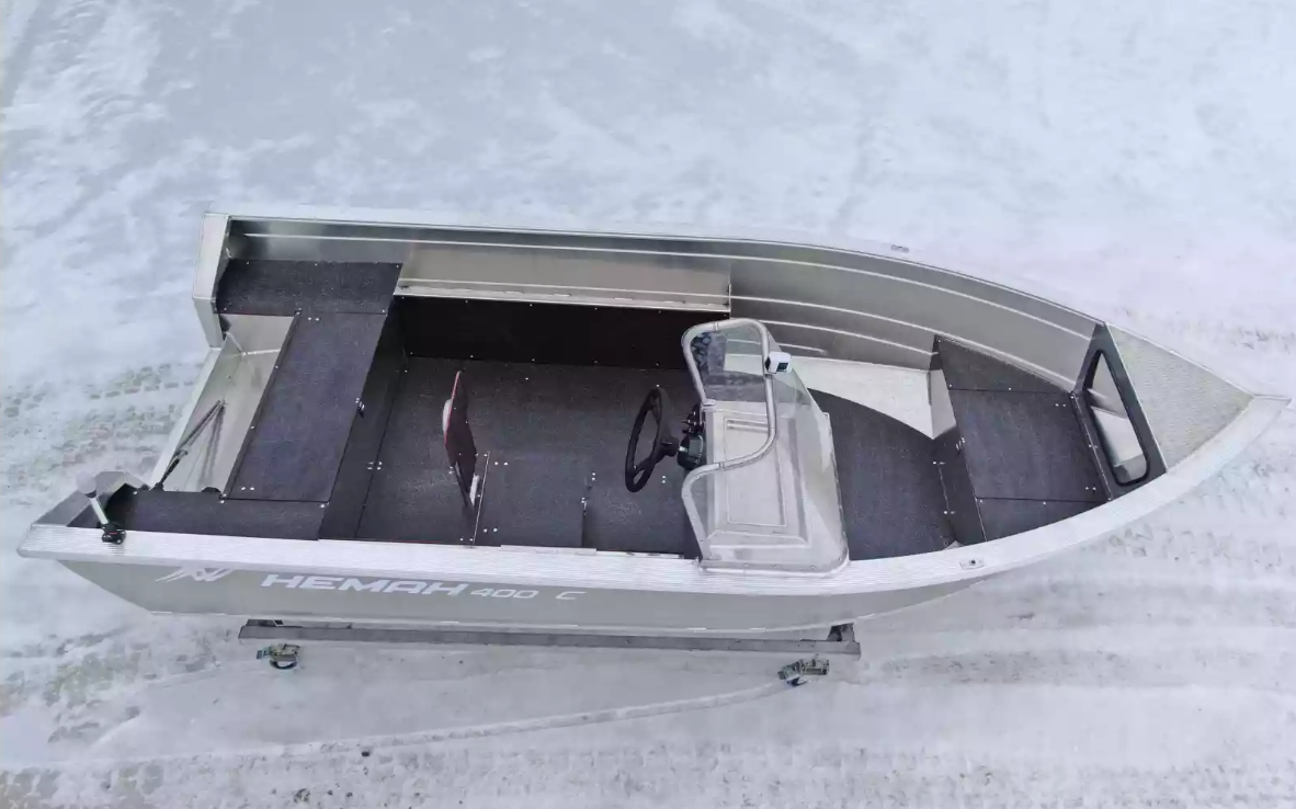 Алюминиевый катер Неман-400 С в Санкт-Петербурге
