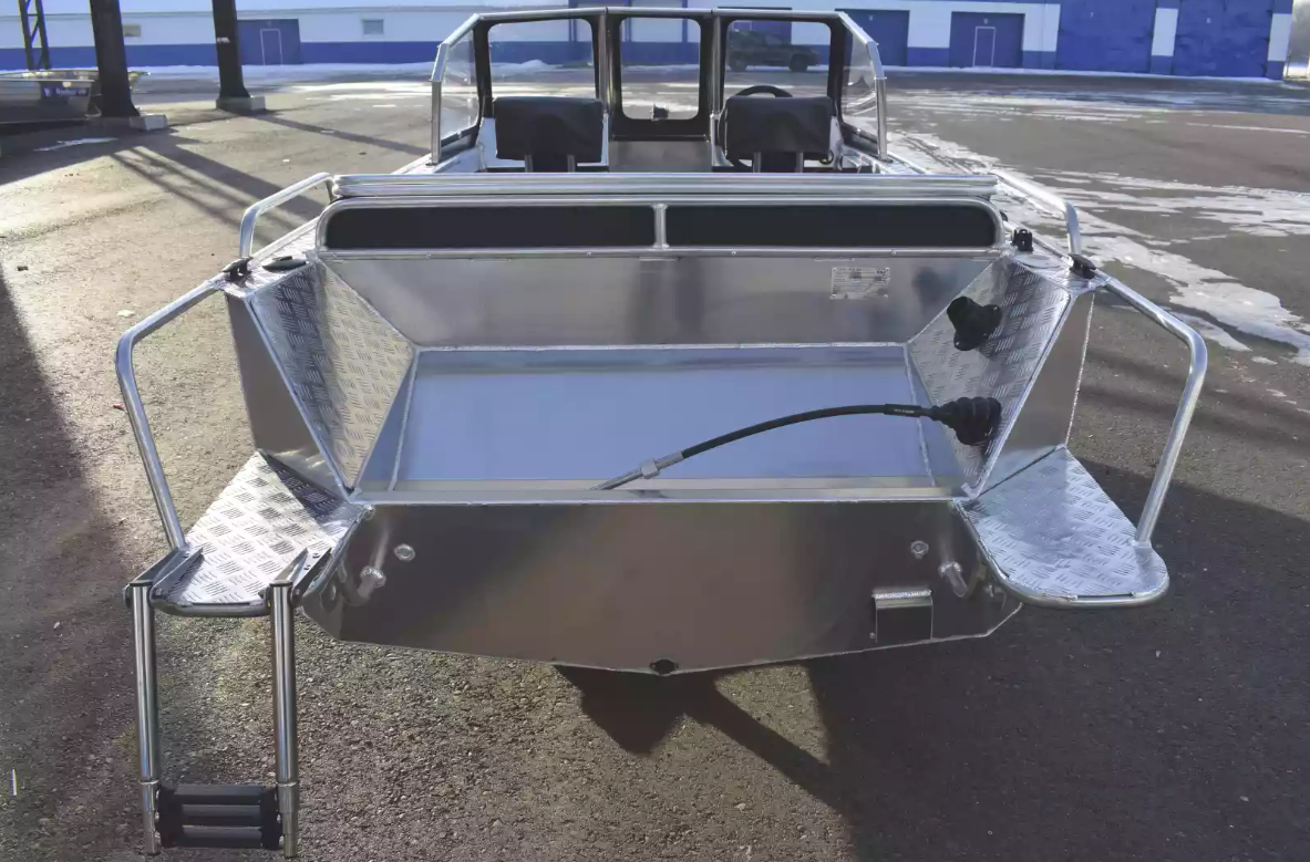 Алюминиевый катер Wyatboat-490 DCM Pro в Санкт-Петербурге