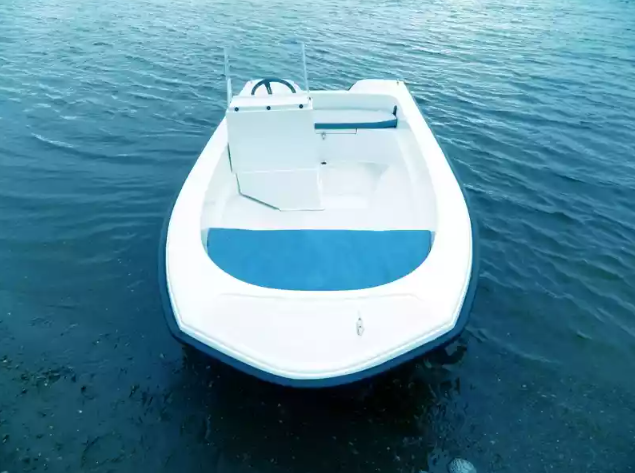 Стеклопластиковый катер Тримаран Wyatboat 430 C в Санкт-Петербурге