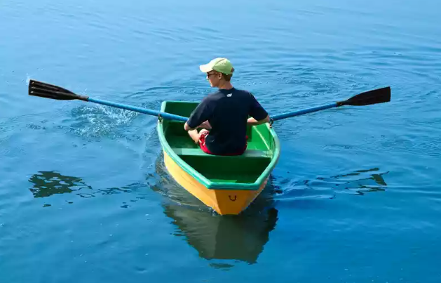 Стеклопластиковая лодка Малютка в Санкт-Петербурге