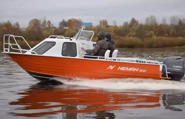 Алюминиевый катер Неман-500 (каютный) в Санкт-Петербурге