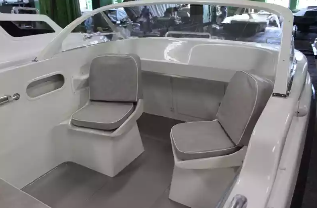 Стеклопластиковый катер Neman-500 Р в Санкт-Петербурге