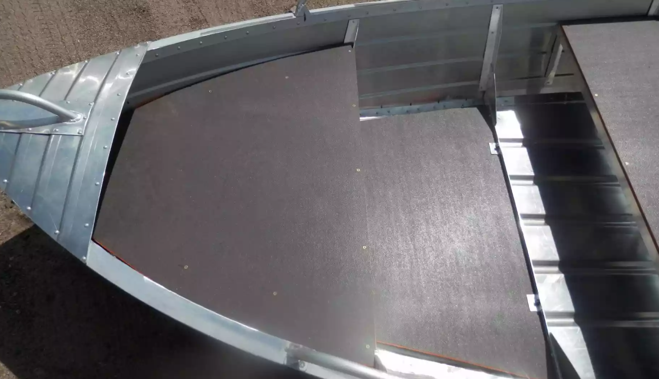 Алюминиевая лодка Вятка-Профи 32 в Санкт-Петербурге