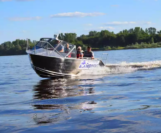 Алюминиевый катер Неман 550 в Санкт-Петербурге