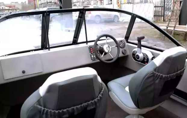 Алюминиевый катер Неман 500 в Санкт-Петербурге