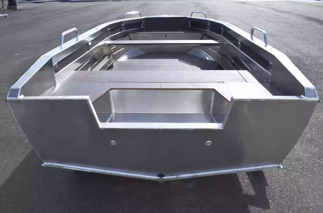 Алюминиевая лодка  Неман-480 Р в Санкт-Петербурге