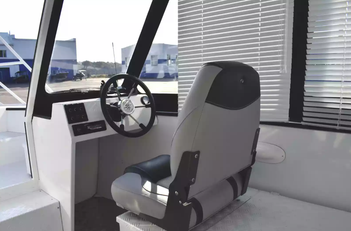 Алюминиевый катер Wyatboat-660 Cabin в Санкт-Петербурге