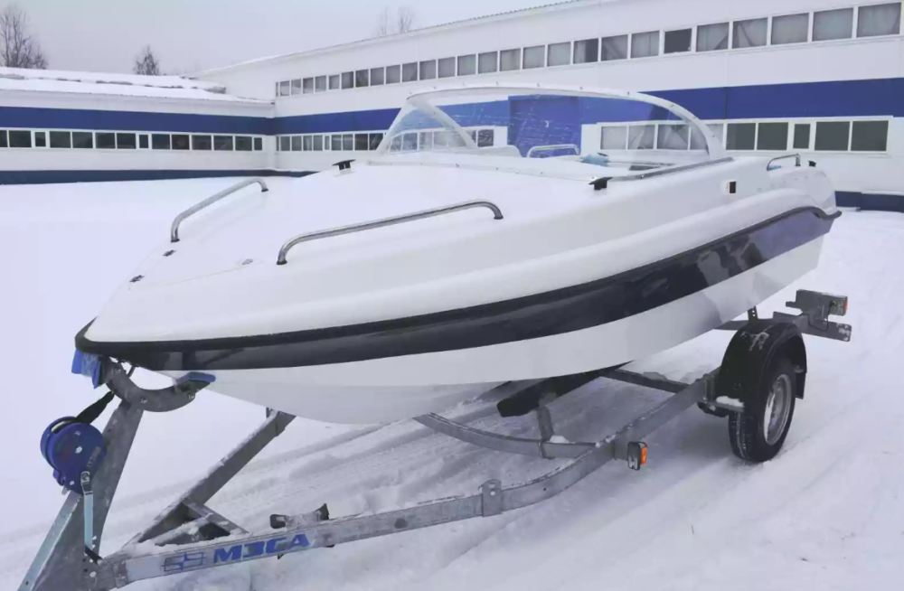 Стеклопластиковый катер Neman-450 в Санкт-Петербурге