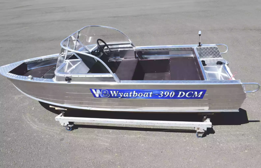 Алюминиевая лодка Wyatboat-390 DCM в Санкт-Петербурге
