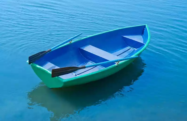 Стеклопластиковая лодка Дельфин в Санкт-Петербурге