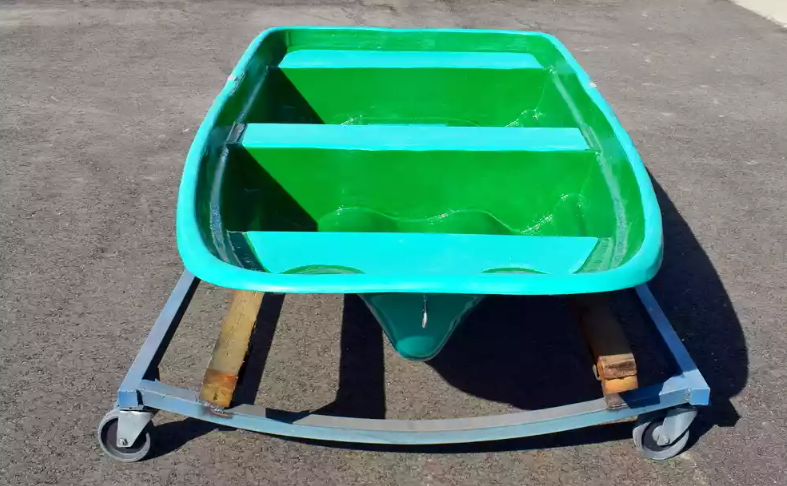 Стеклопластиковая лодка Старт (тримаран) в Санкт-Петербурге