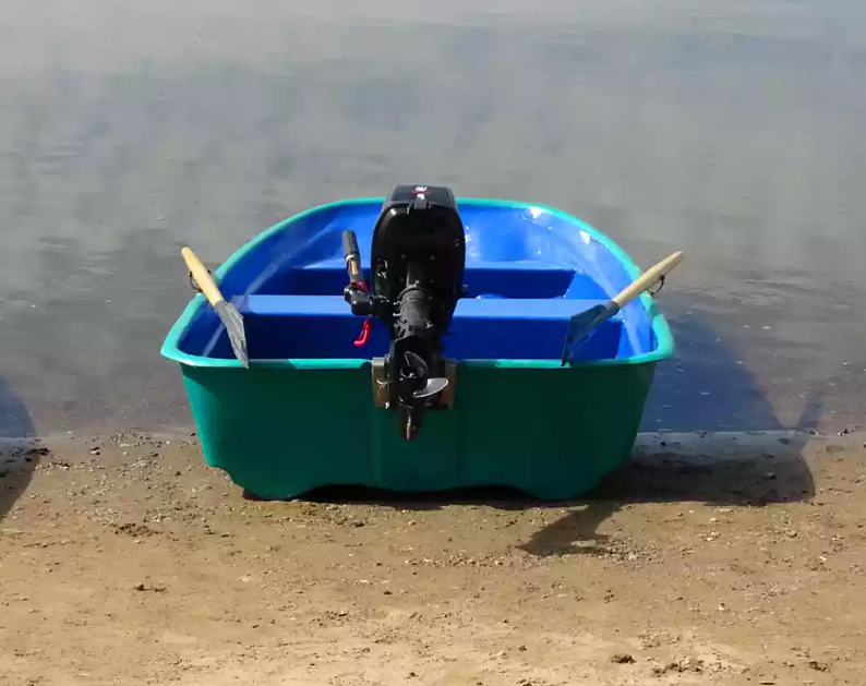 Стеклопластиковая лодка Старт (тримаран) в Санкт-Петербурге