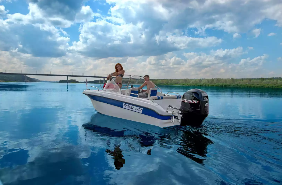 Стеклопластиковый катер Neman-530 Open в Санкт-Петербурге