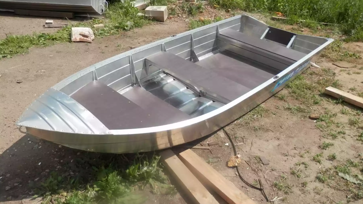 Алюминиевая лодка Вятка-Профи 32 в Санкт-Петербурге