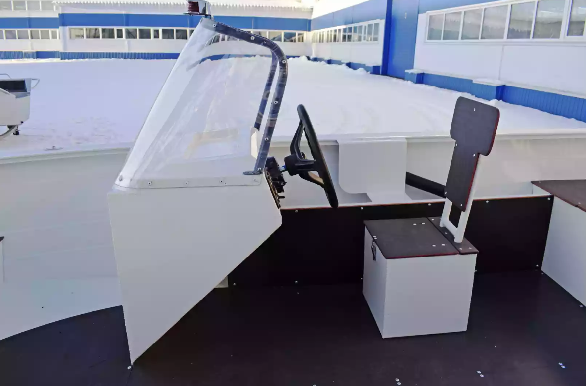 Алюминиевый катер Неман-400 С в Санкт-Петербурге