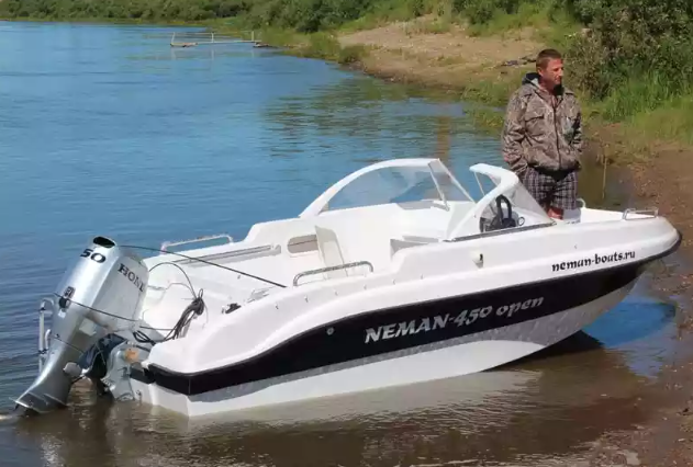 Стеклопластиковый катер Neman-450 Open в Санкт-Петербурге