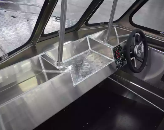 Алюминиевый катер Wyatboat-460 DCM Pro в Санкт-Петербурге