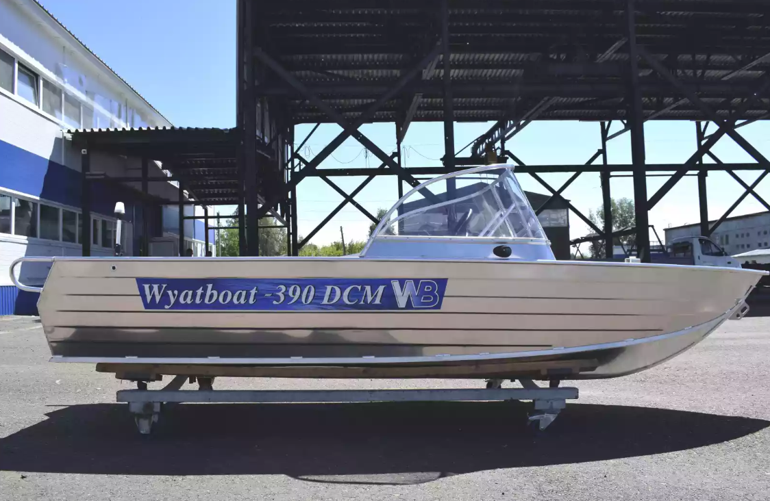 Алюминиевая лодка Wyatboat-390 DCM в Санкт-Петербурге