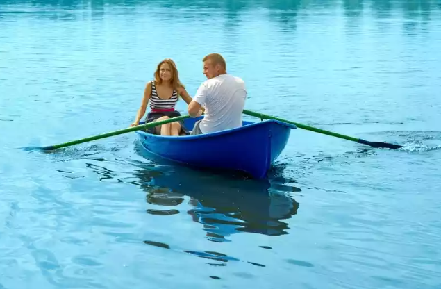 Стеклопластиковая лодка Дельфин в Санкт-Петербурге