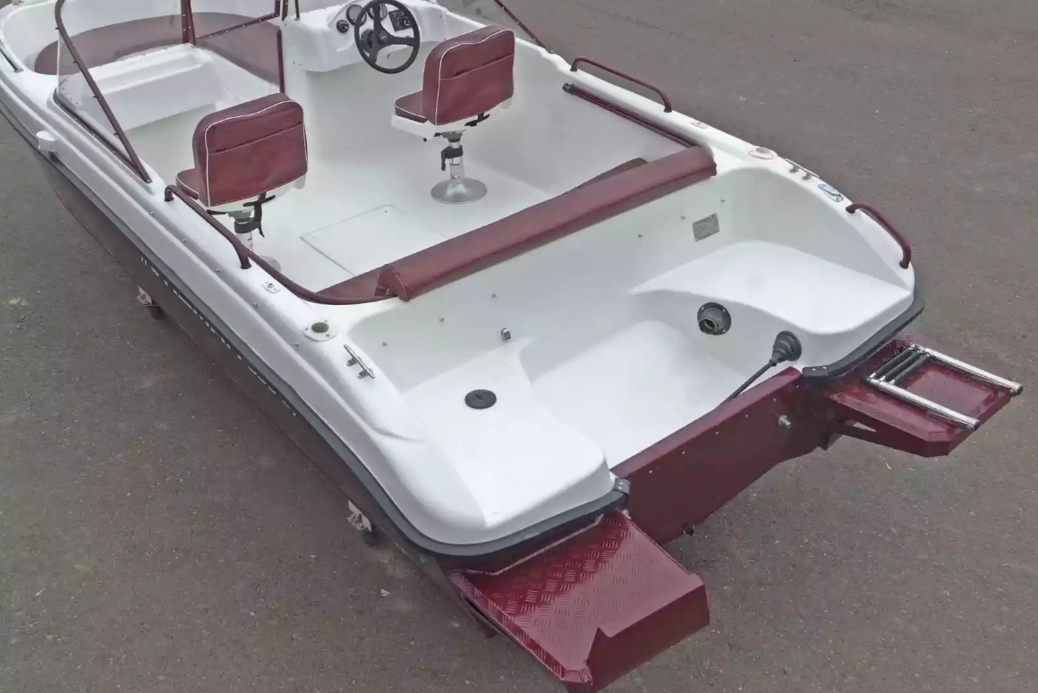 Комбинированный катер Neman-530 Open в Санкт-Петербурге