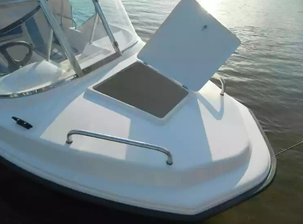 Стеклопластиковый катер Wyatboat-430 M (тримаран) в Санкт-Петербурге