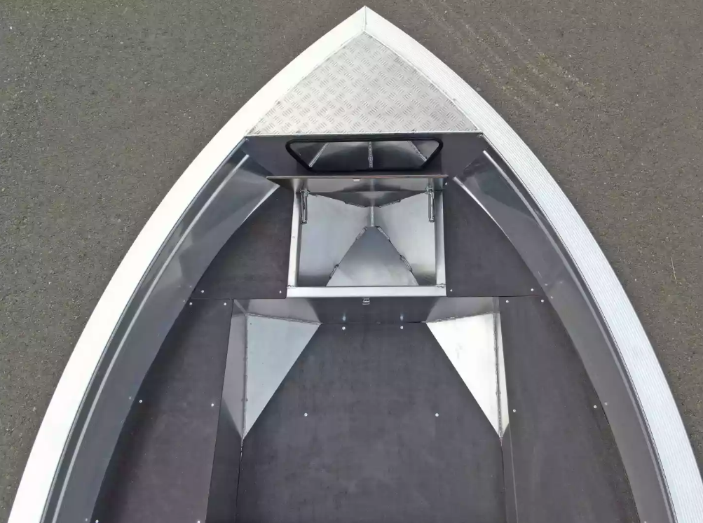 Алюминиевая лодка  Неман-420 в Санкт-Петербурге