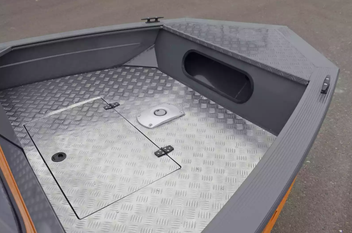 Алюминиевый катер Неман-480 DCM FISH в Санкт-Петербурге