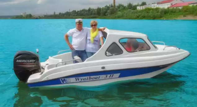Стеклопластиковый катер Wyatboat-3 П (полурубка) в Санкт-Петербурге