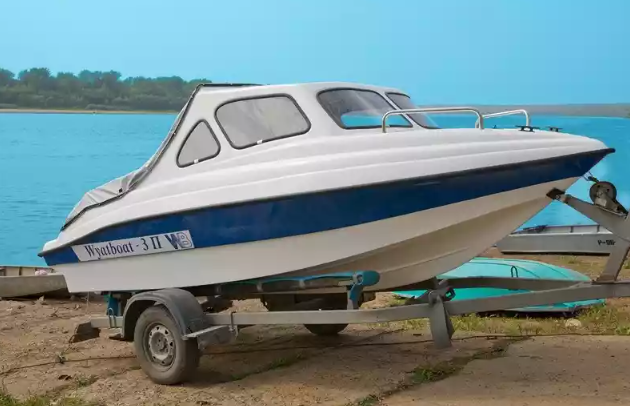Стеклопластиковый катер Wyatboat-3 П (полурубка) в Санкт-Петербурге