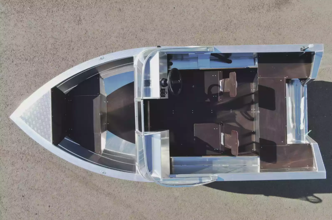 Алюминиевая лодка  Неман-400 DCM в Санкт-Петербурге