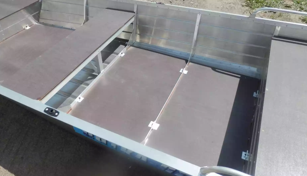 Алюминиевая лодка Вятка-Профи 32 в Санкт-Петербурге