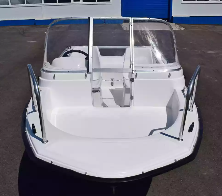 Стеклопластиковый катер Wyatboat-430 DC (тримаран) в Санкт-Петербурге
