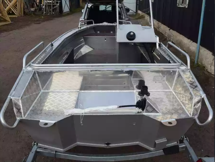 Алюминиевый катер Wyatboat-390 C в Санкт-Петербурге