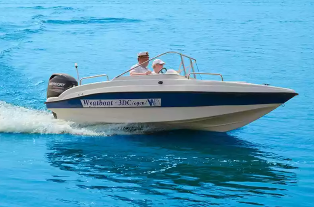 Стеклопластиковый катер Wyatboat-3 DC Open в Санкт-Петербурге