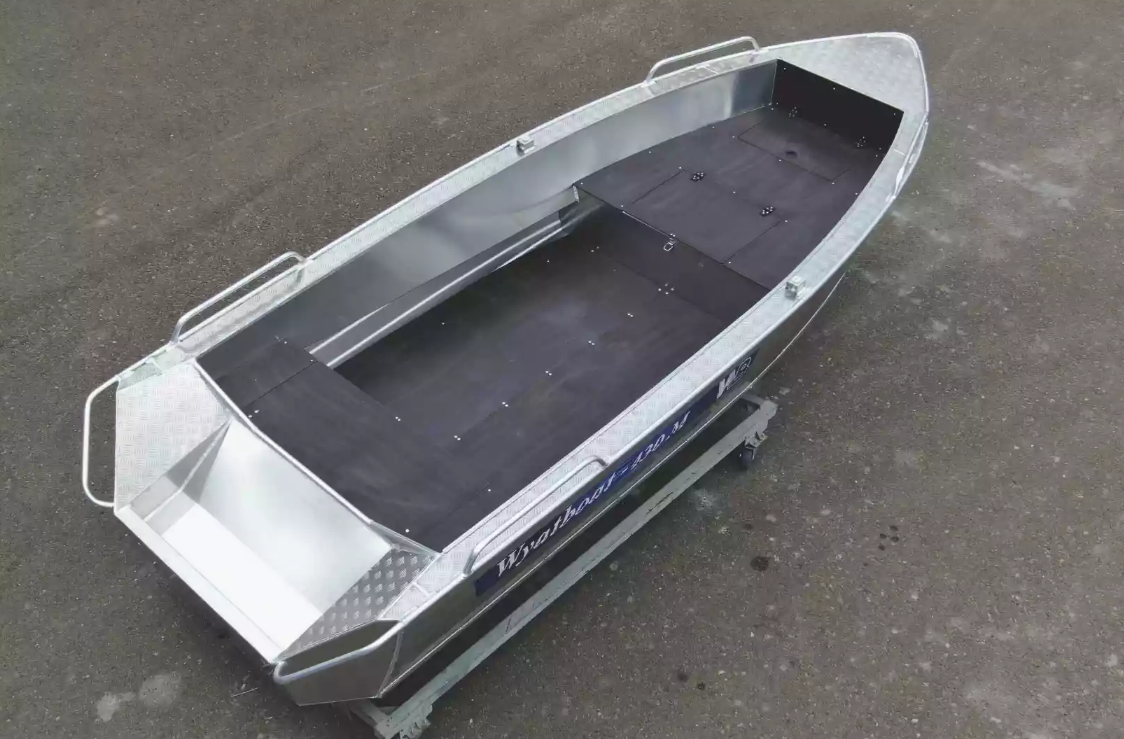 Алюминиевая лодка  Wyatboat-430М FISH в Санкт-Петербурге