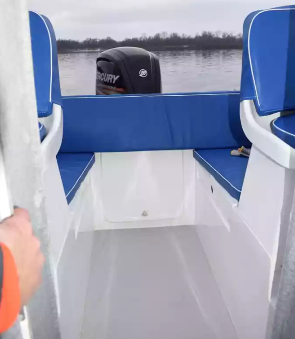 Комбинированный катер Neman-500 с каютой в Санкт-Петербурге