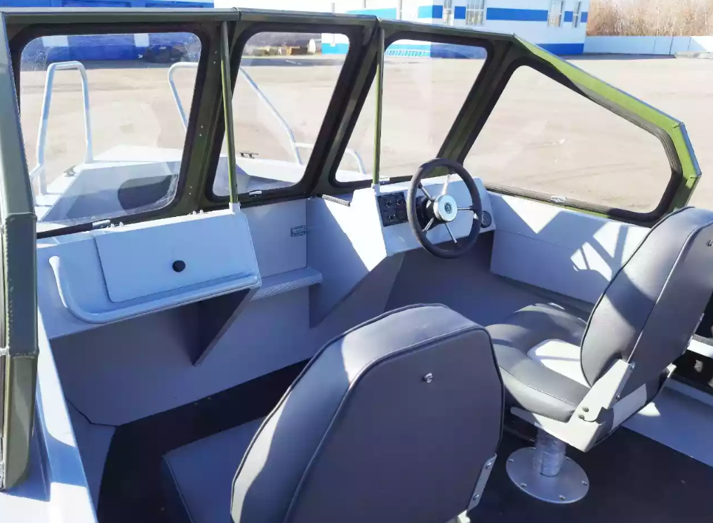 Алюминиевый катер Неман-550 DC Pro в Санкт-Петербурге